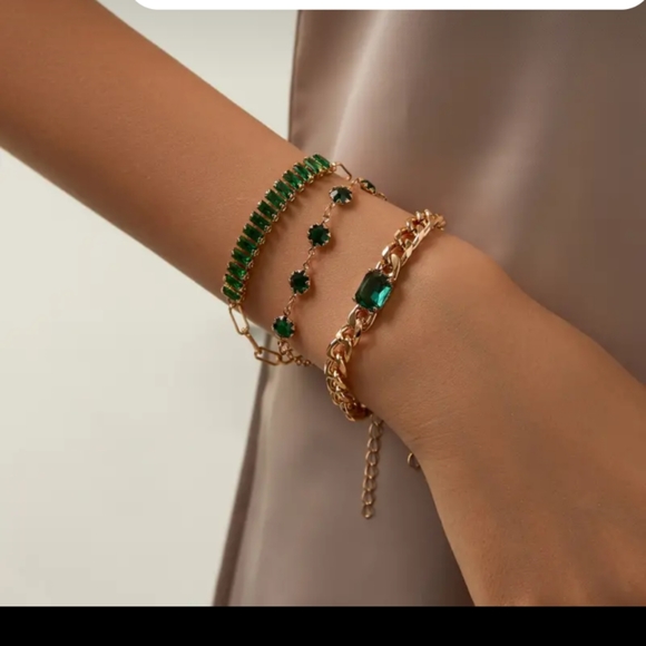 PRETTY 3 PIECE BRACELET - Picture 3 of 6